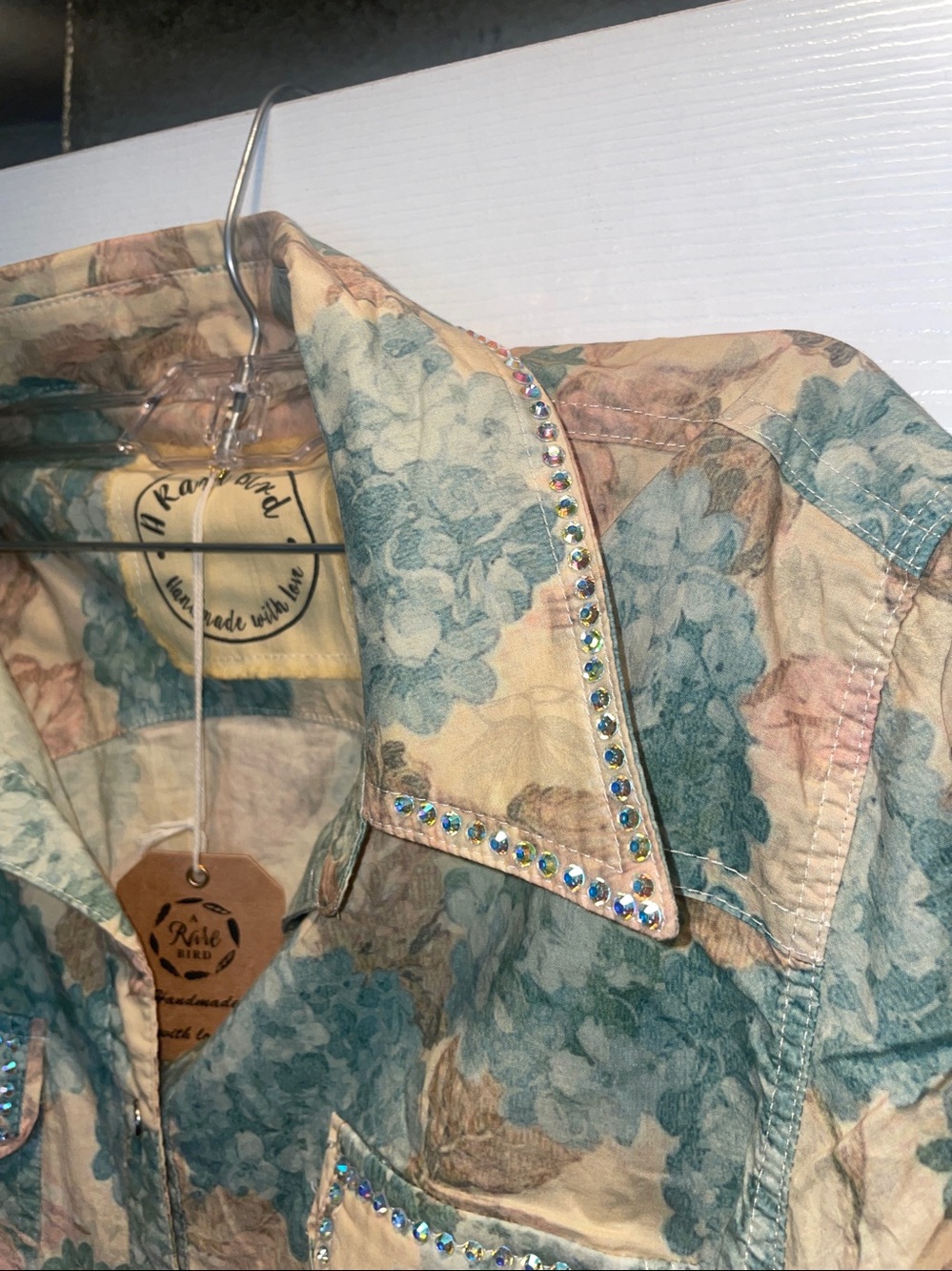 Floral Button-Up Tunic Shirt in Teal & Beige. A Rare Bird.   Sequined - Picture 9 of 11